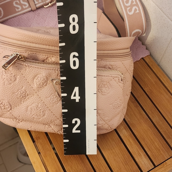GUESS Sling bag - Picture 5 of 8